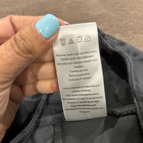 Danskin Leggings with side pockets in Small/Petite - Picture 3 of 5